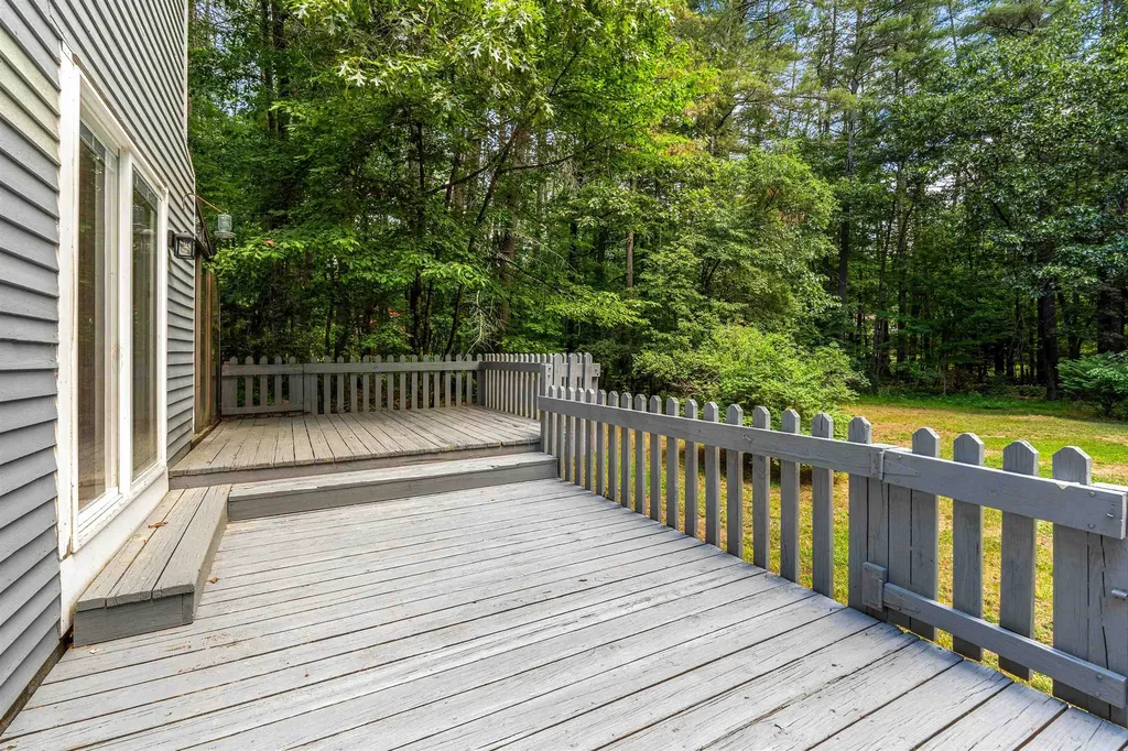 1 Danbury Circle Amherst NH 03031