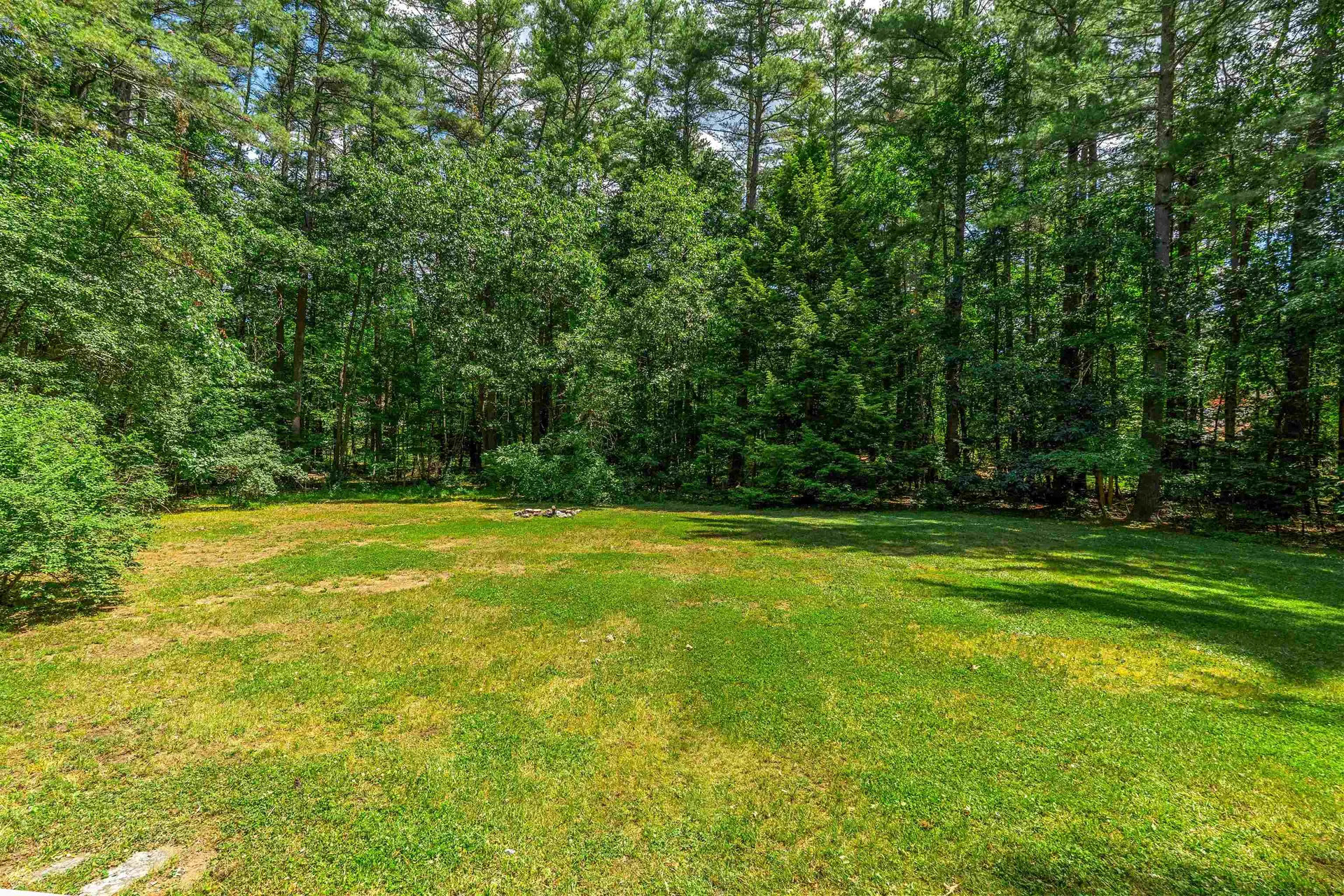 1 Danbury Circle Amherst NH 03031