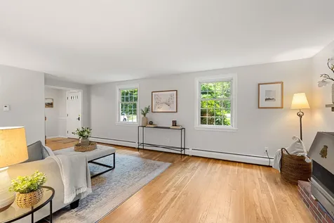 1 Danbury Circle Amherst NH 03031