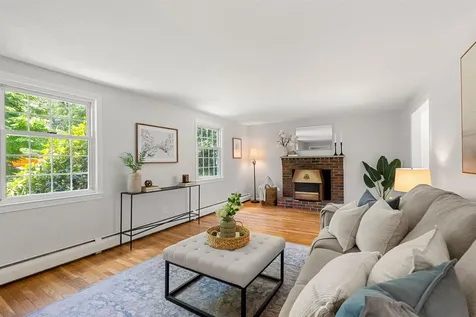 1 Danbury Circle Amherst NH 03031