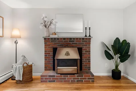 1 Danbury Circle Amherst NH 03031