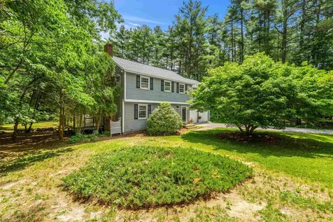 1 Danbury Circle Amherst NH 03031