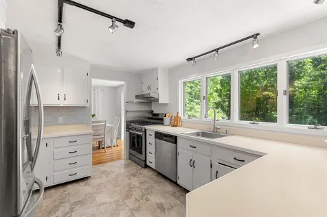 1 Danbury Circle Amherst NH 03031