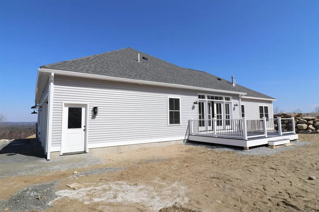 426 Grady Lane Pembroke NH 03275