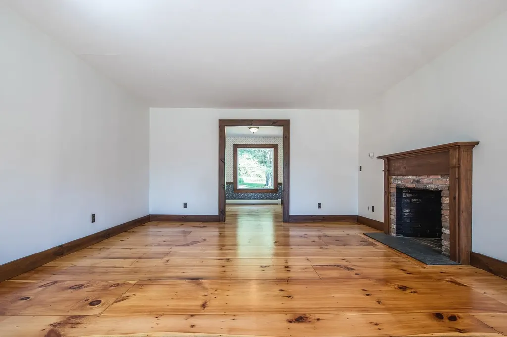 5876 Route 7 Pittsford VT 05763