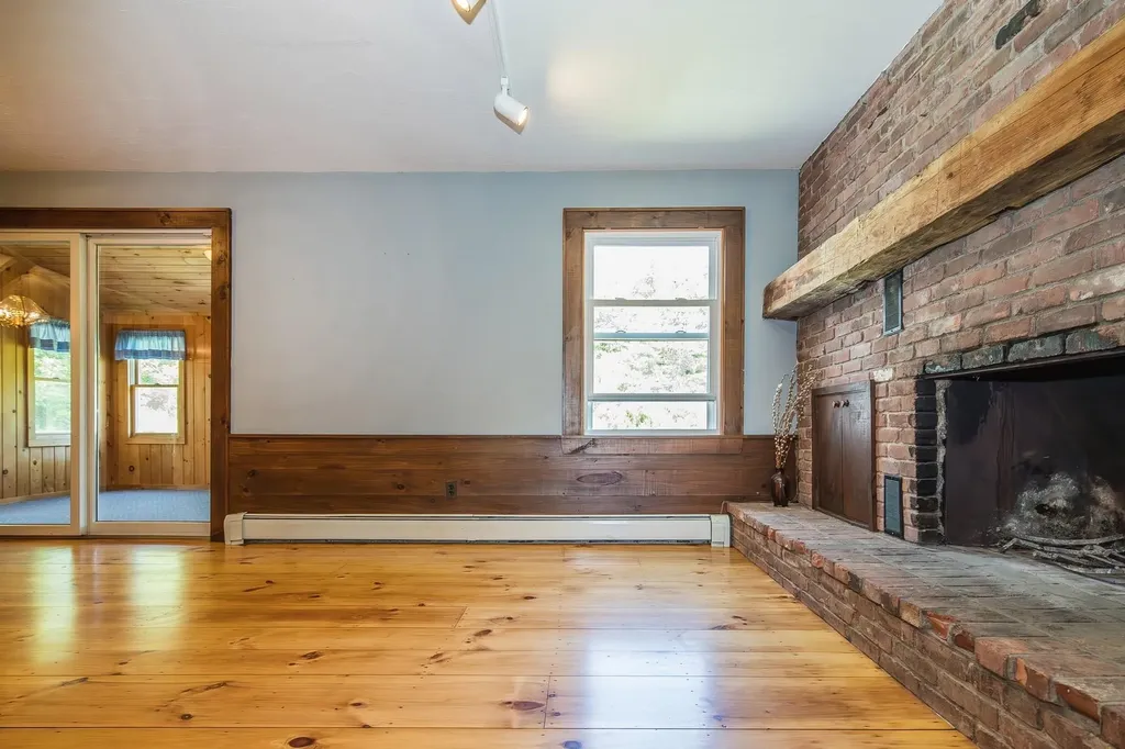 5876 Route 7 Pittsford VT 05763
