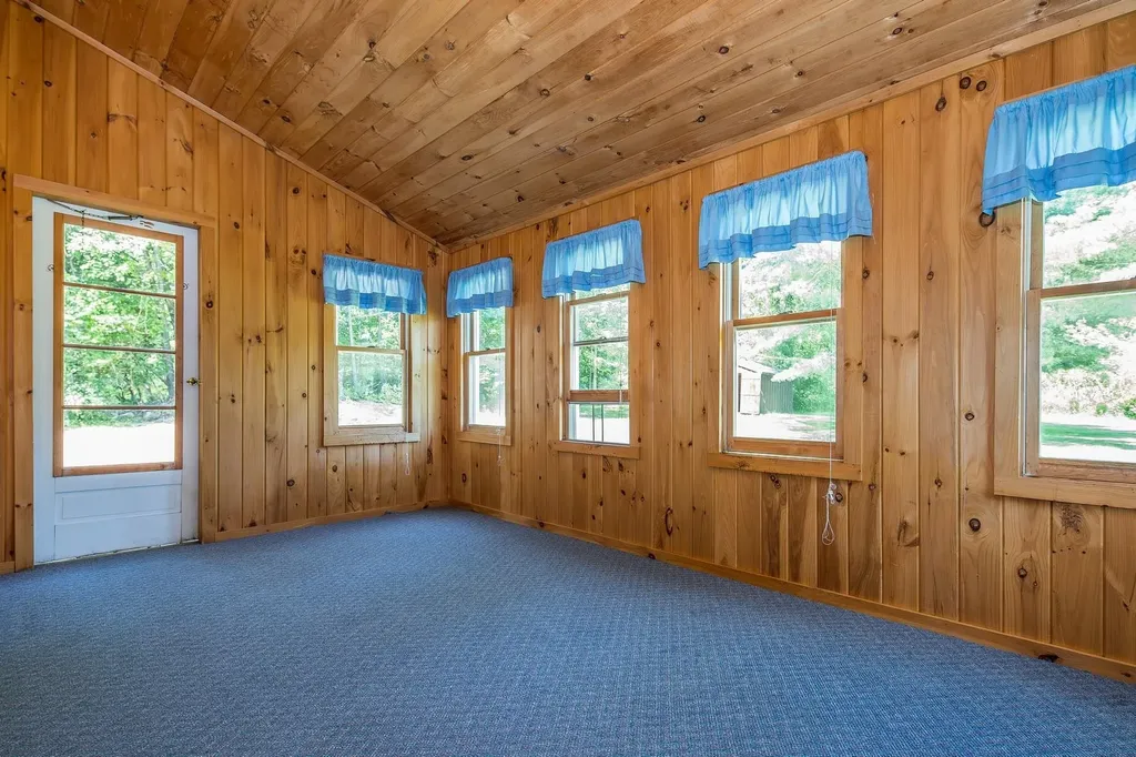 5876 Route 7 Pittsford VT 05763