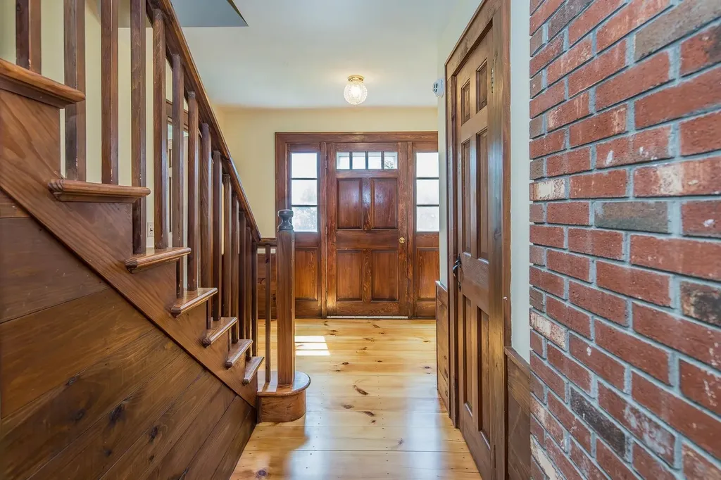 5876 Route 7 Pittsford VT 05763