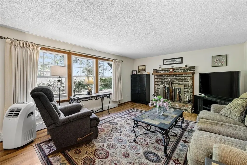 87 Woodhill Road Bow NH 03304