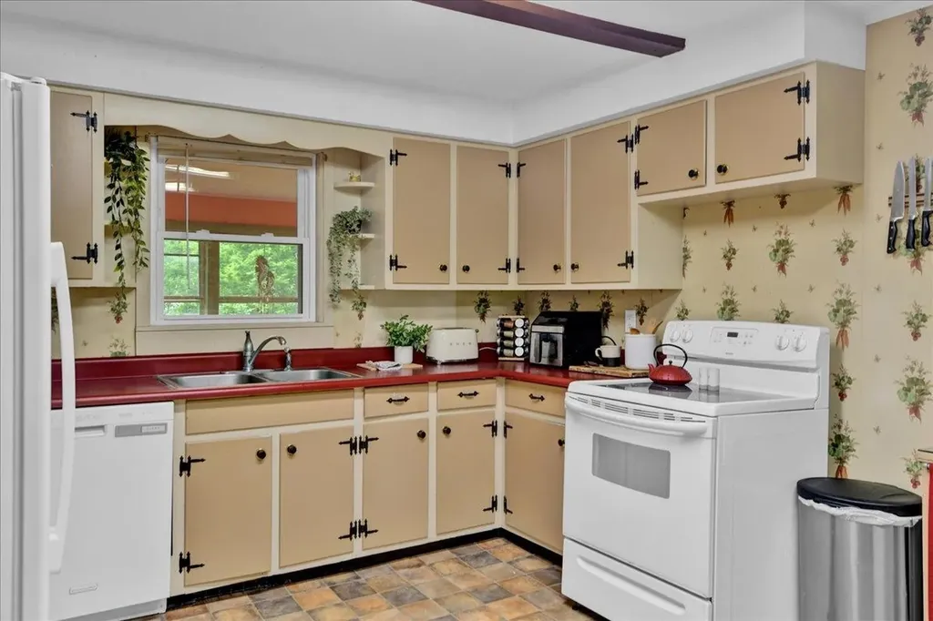 252 North Pleasant Street Troy VT 05859