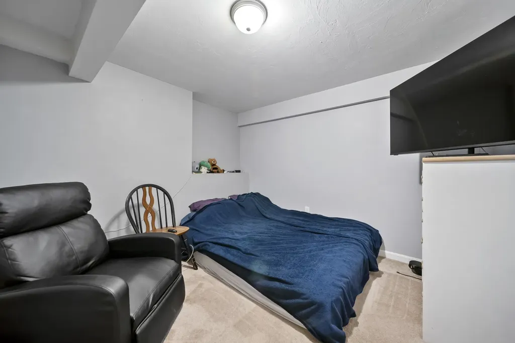 69 Bayberry Lane Londonderry NH 03053