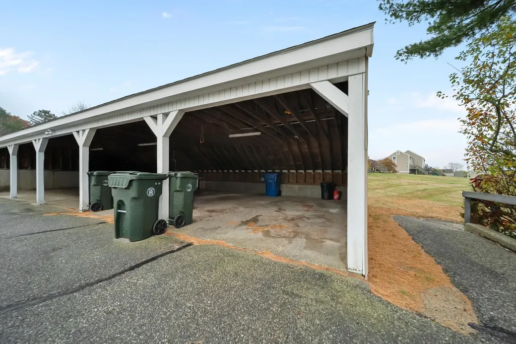 69 Bayberry Lane Londonderry NH 03053