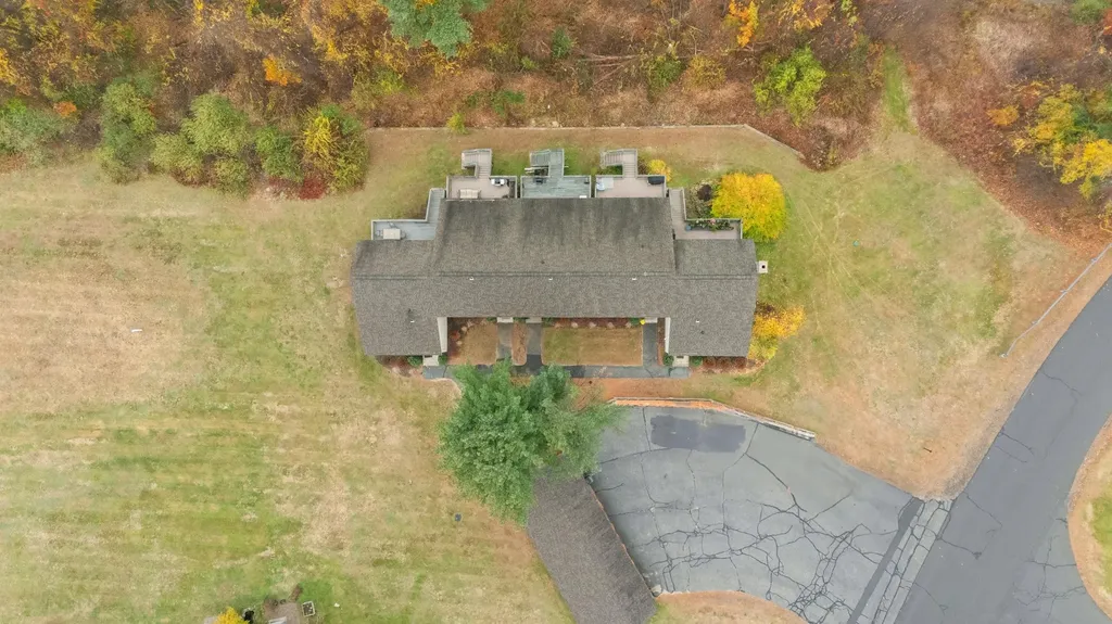 69 Bayberry Lane Londonderry NH 03053