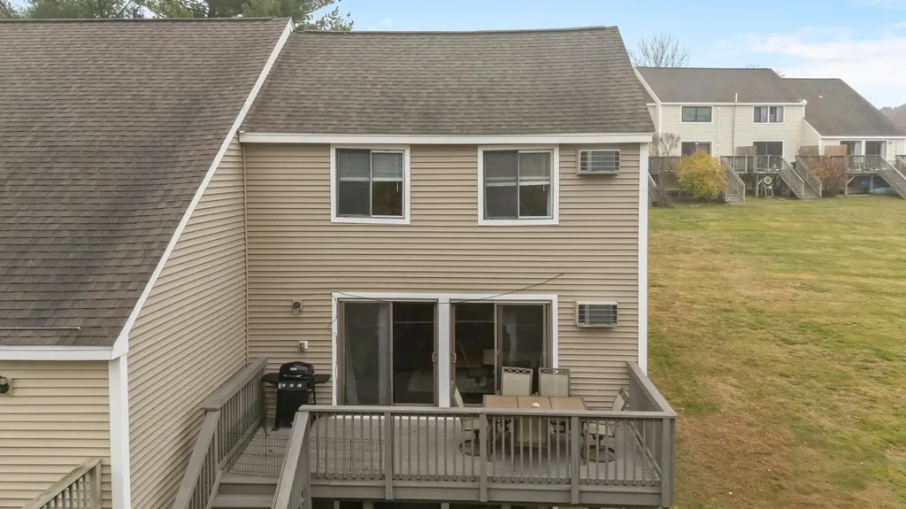 69 Bayberry Lane Londonderry NH 03053