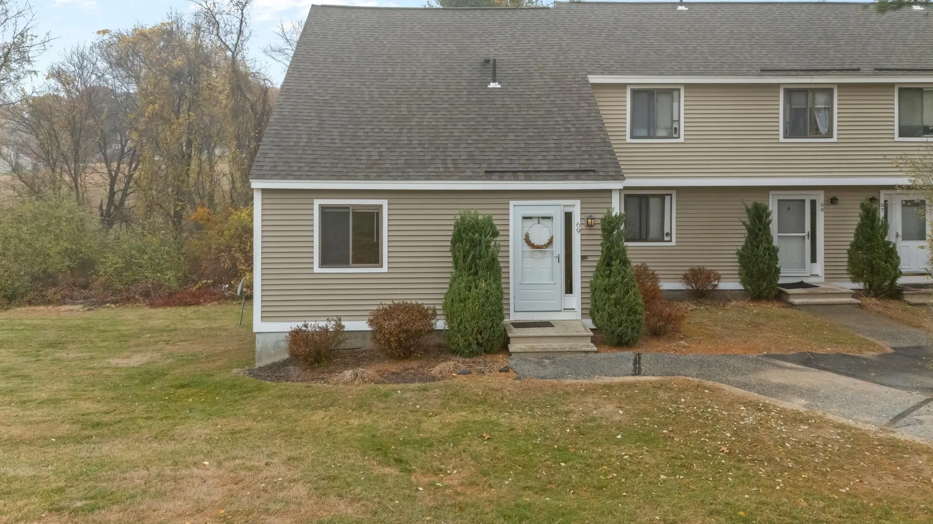69 Bayberry Lane Londonderry NH 03053