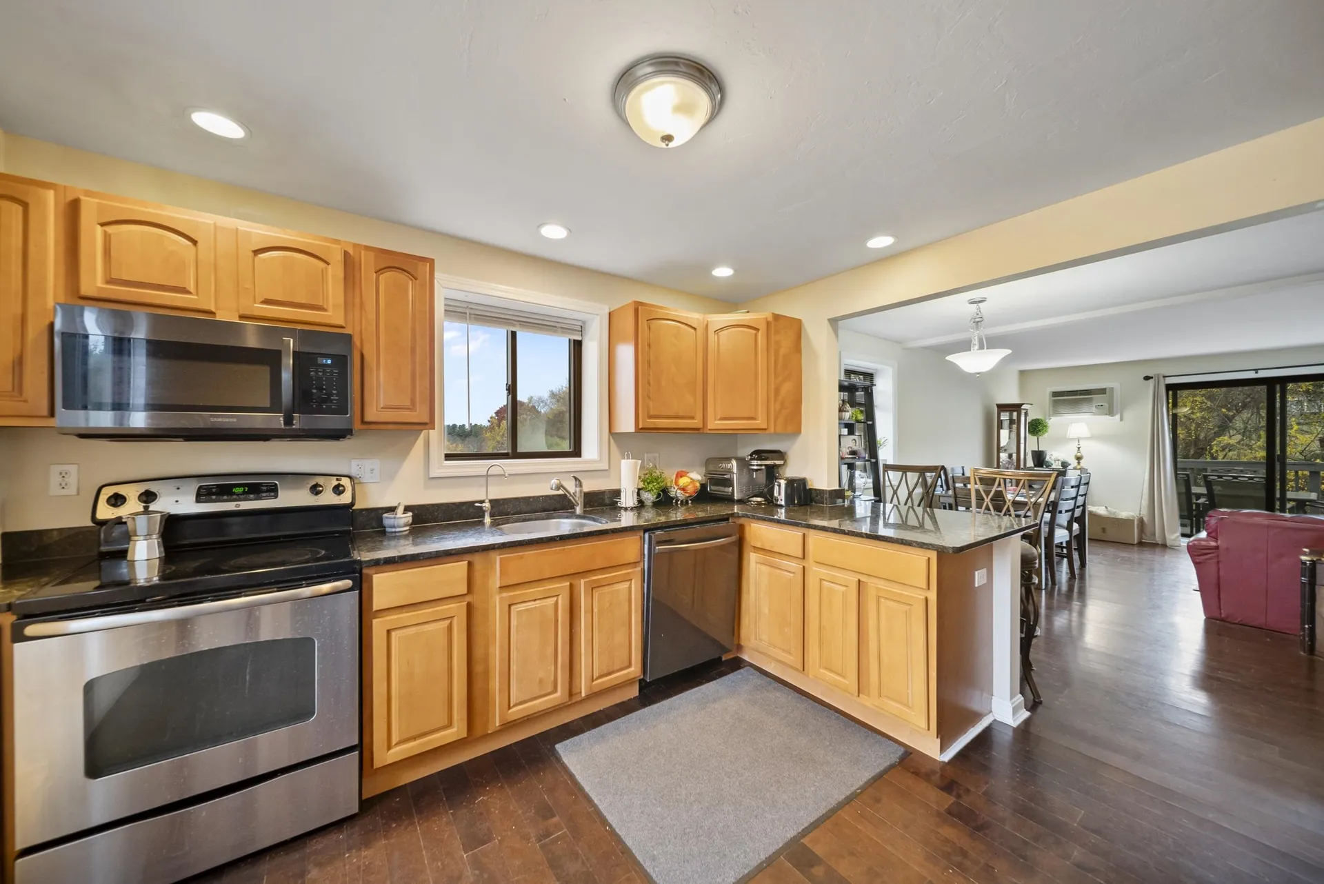 69 Bayberry Lane Londonderry NH 03053