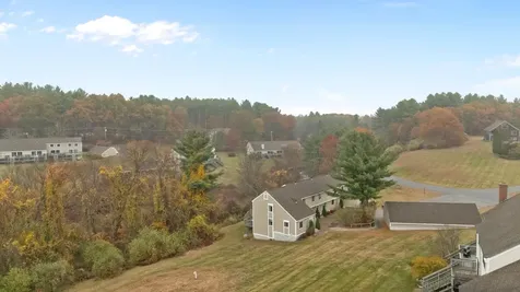 69 Bayberry Lane Londonderry NH 03053