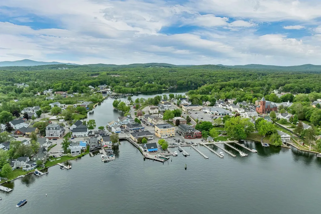 16 Depot Street Wolfeboro NH 03894