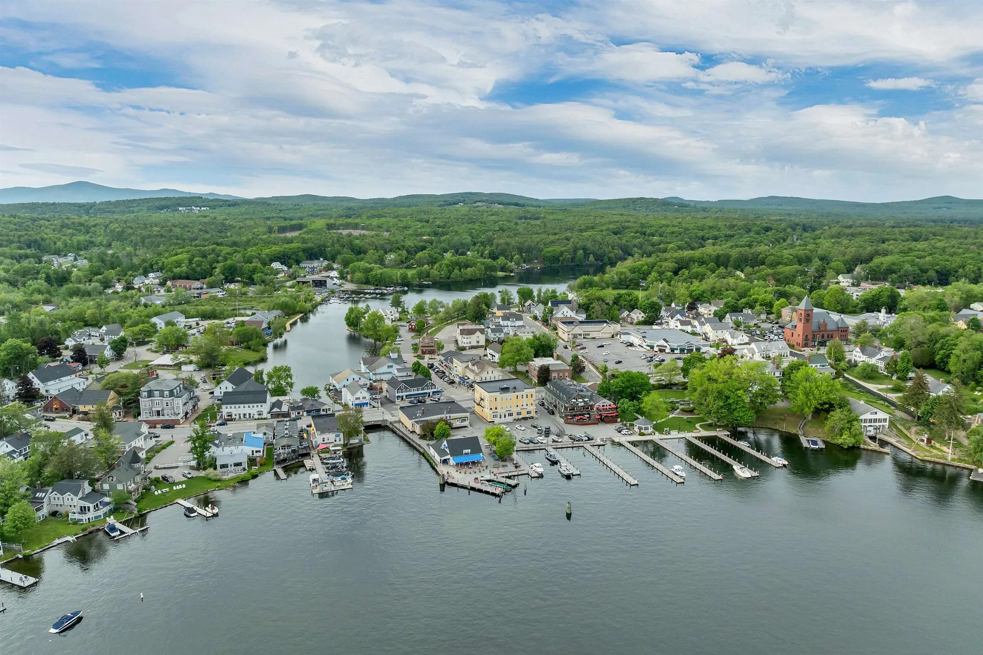 16 Depot Street Wolfeboro NH 03894