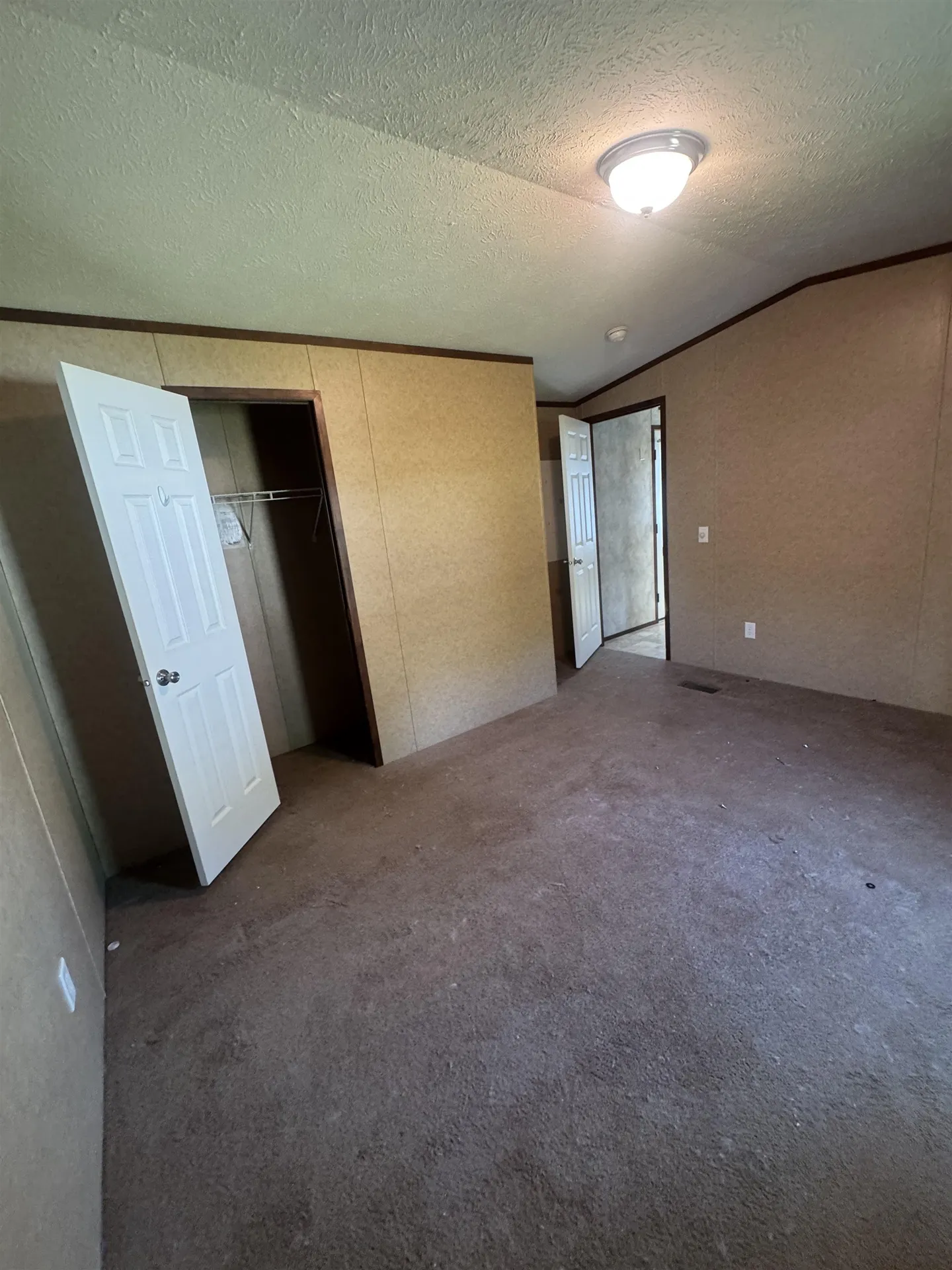 75 S Policy Street Salem NH 03079