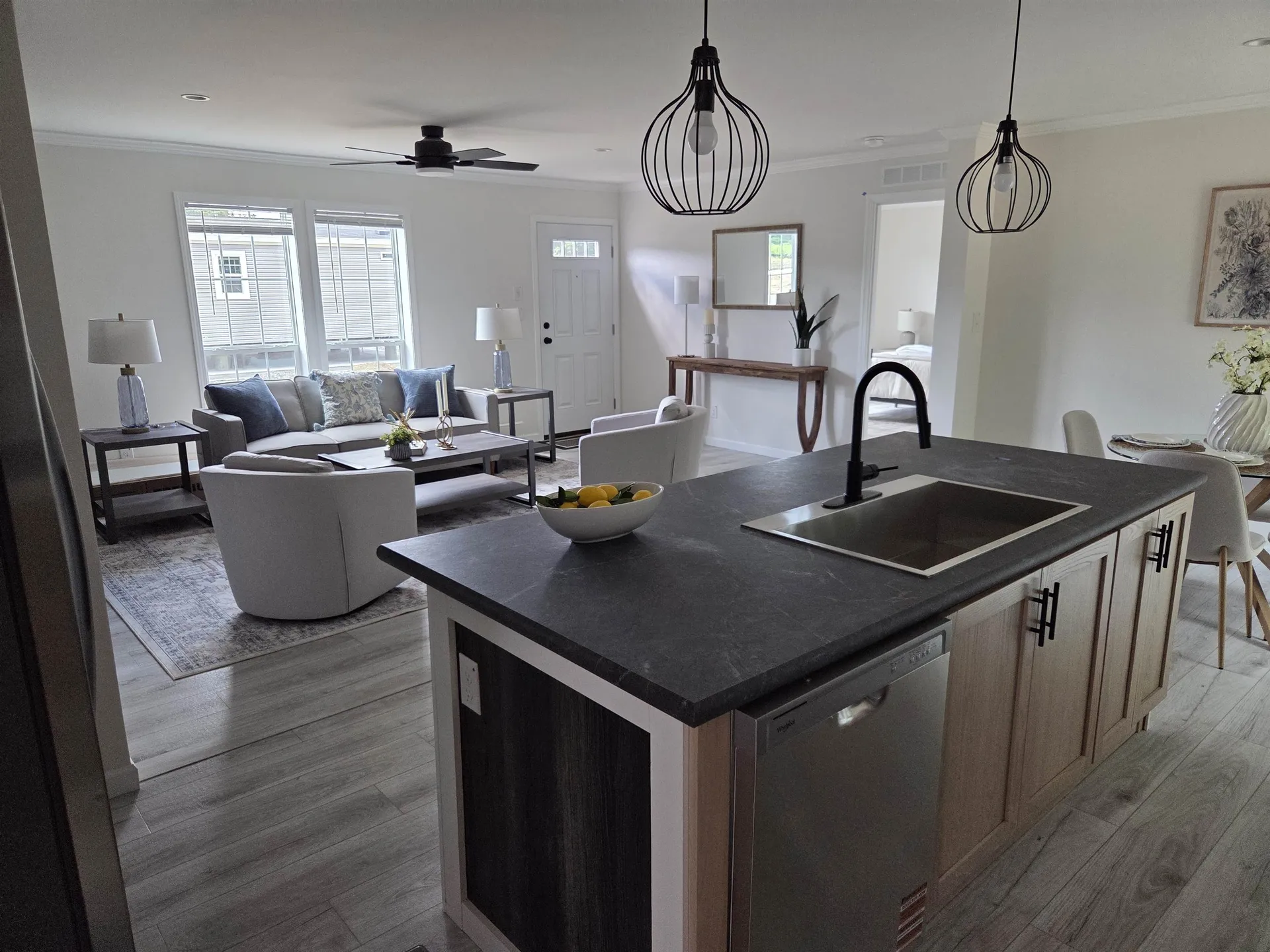 4 Quartz Way Litchfield NH 03052