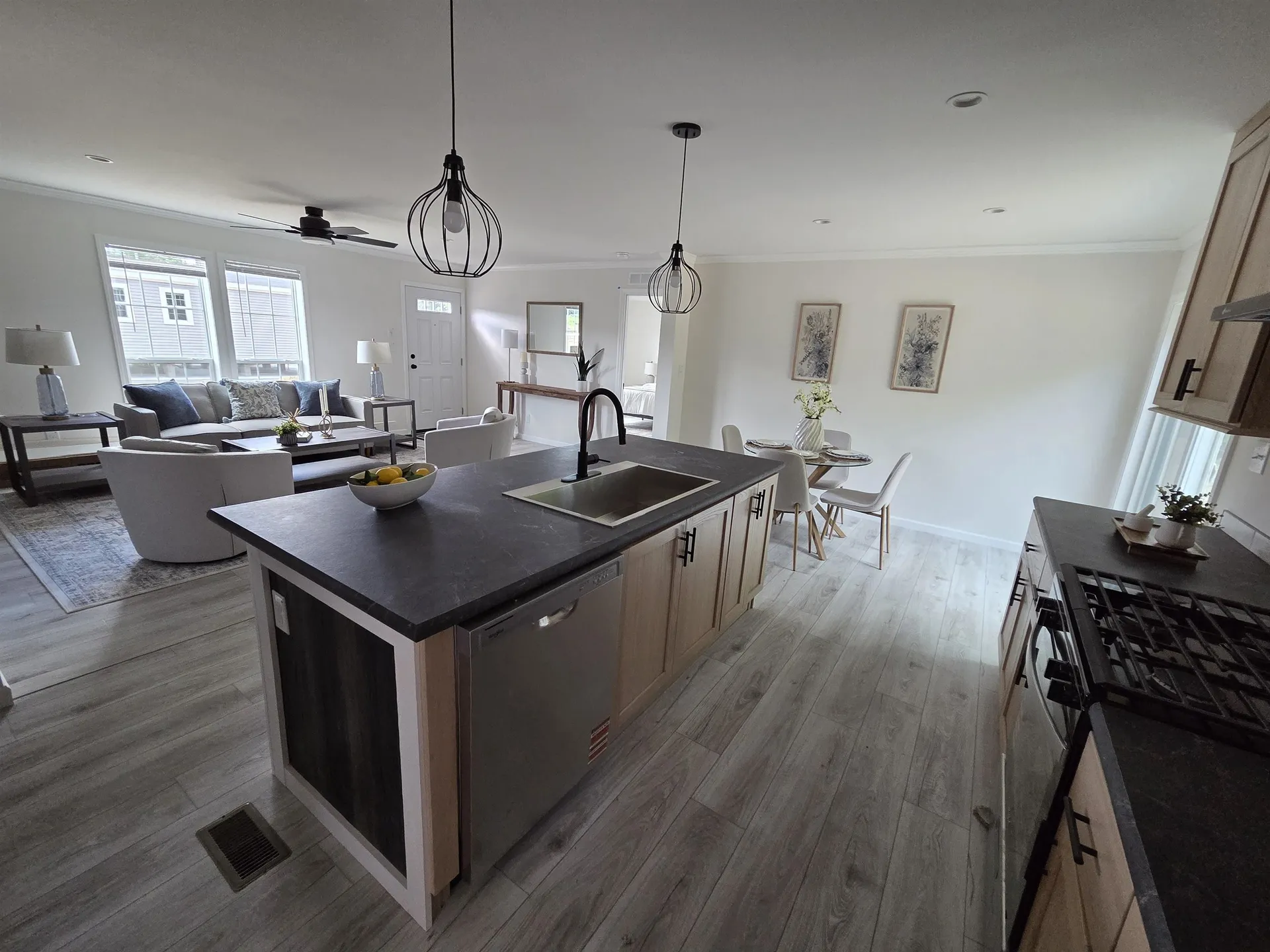 4 Quartz Way Litchfield NH 03052