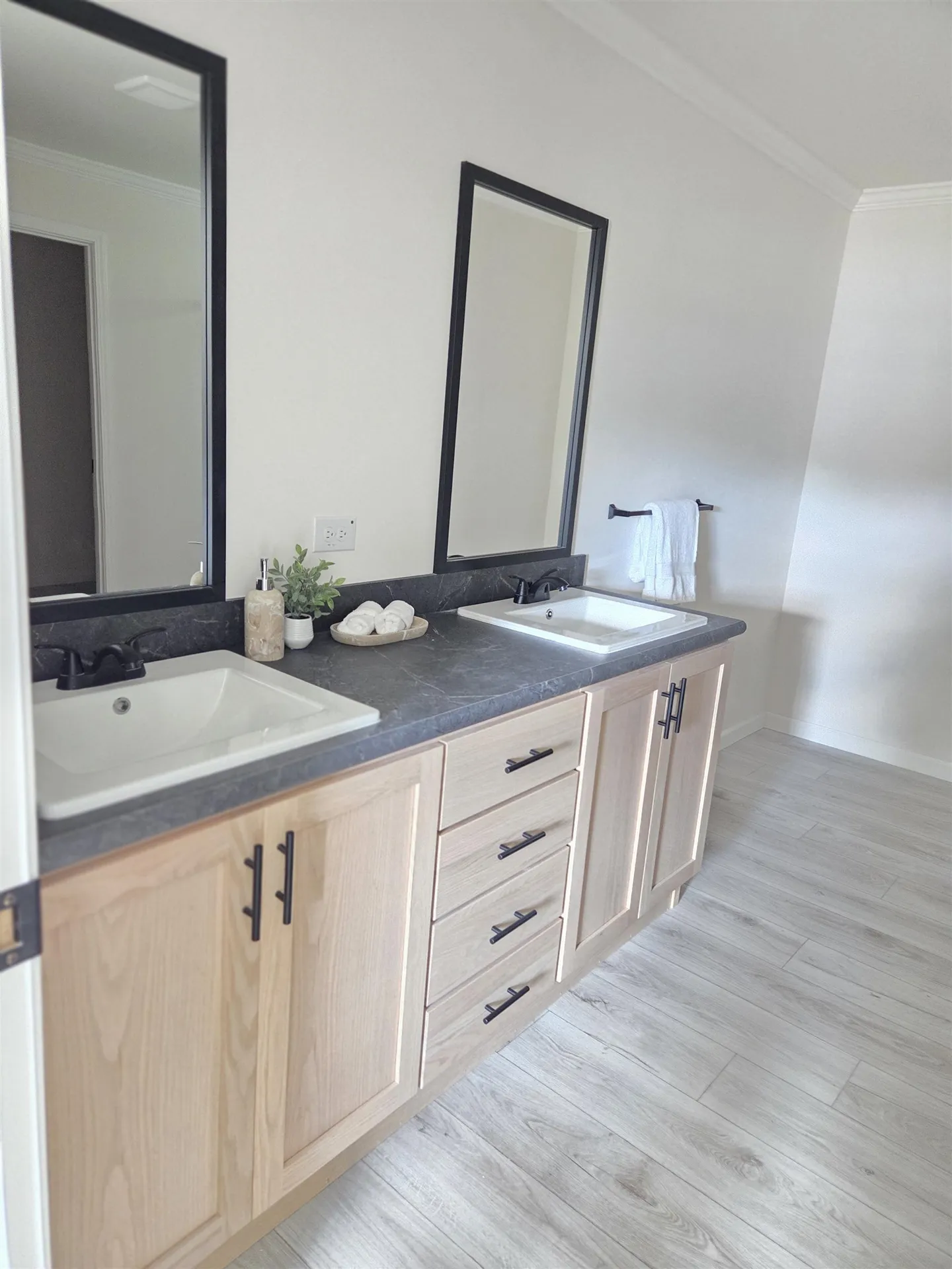 4 Quartz Way Litchfield NH 03052