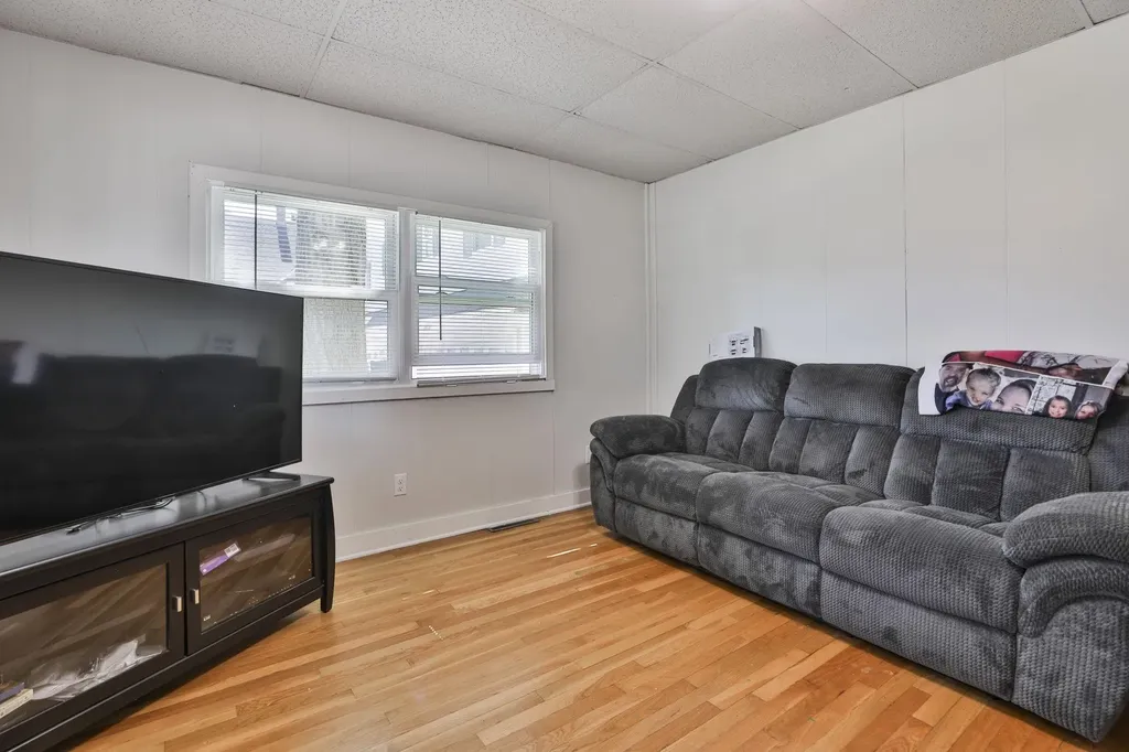 101 Blossom Street Nashua NH 03060