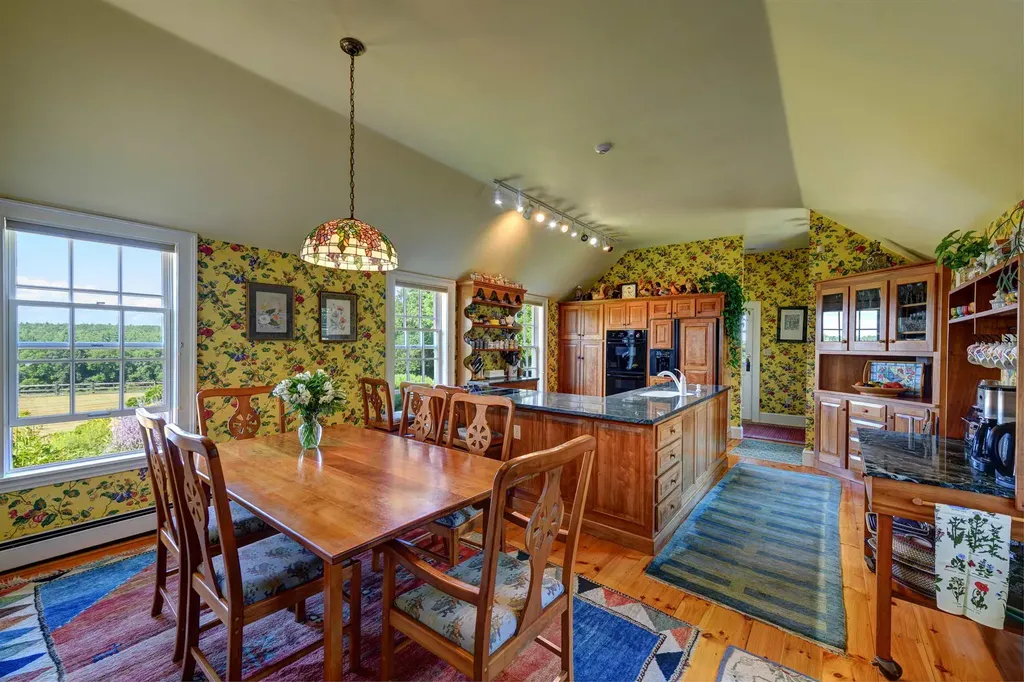 45 Stumpfield Road Kensington NH 03833-6812