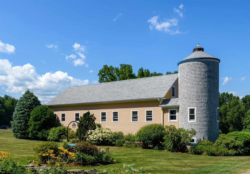 45 Stumpfield Road Kensington NH 03833-6812