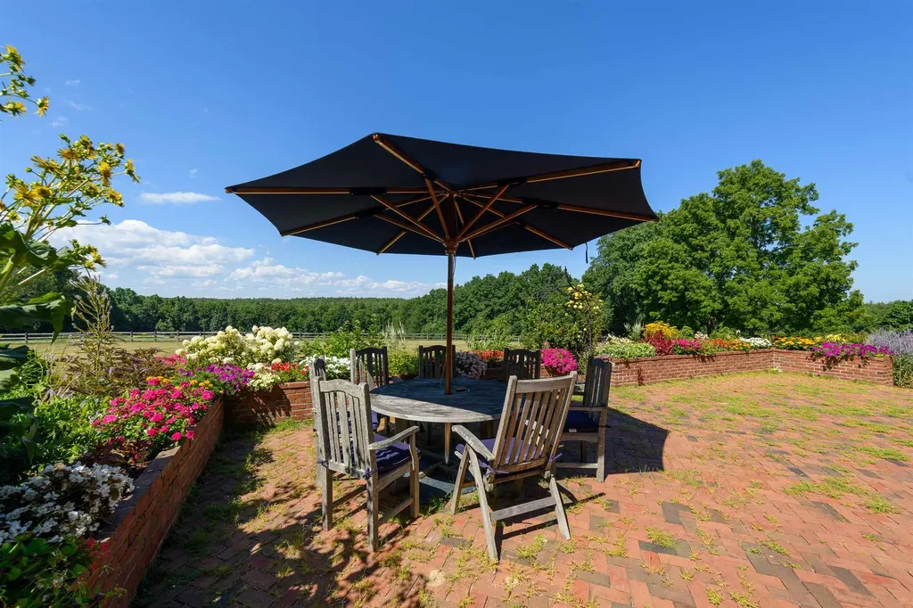 45 Stumpfield Road Kensington NH 03833-6812