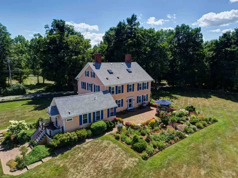 45 Stumpfield Road Kensington NH 03833-6812