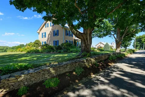 45 Stumpfield Road Kensington NH 03833-6812