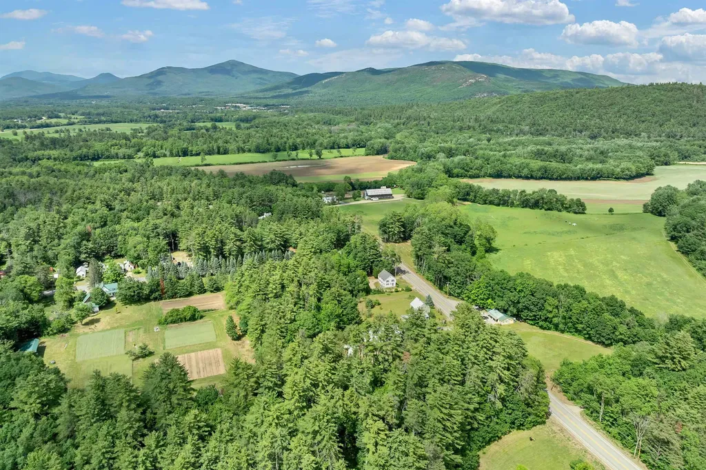 652 West Side Road Conway NH 03818