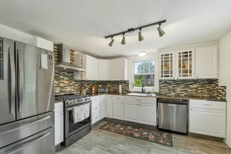 652 West Side Road Conway NH 03818