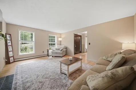 10 Guernsey Court Chichester NH 03258