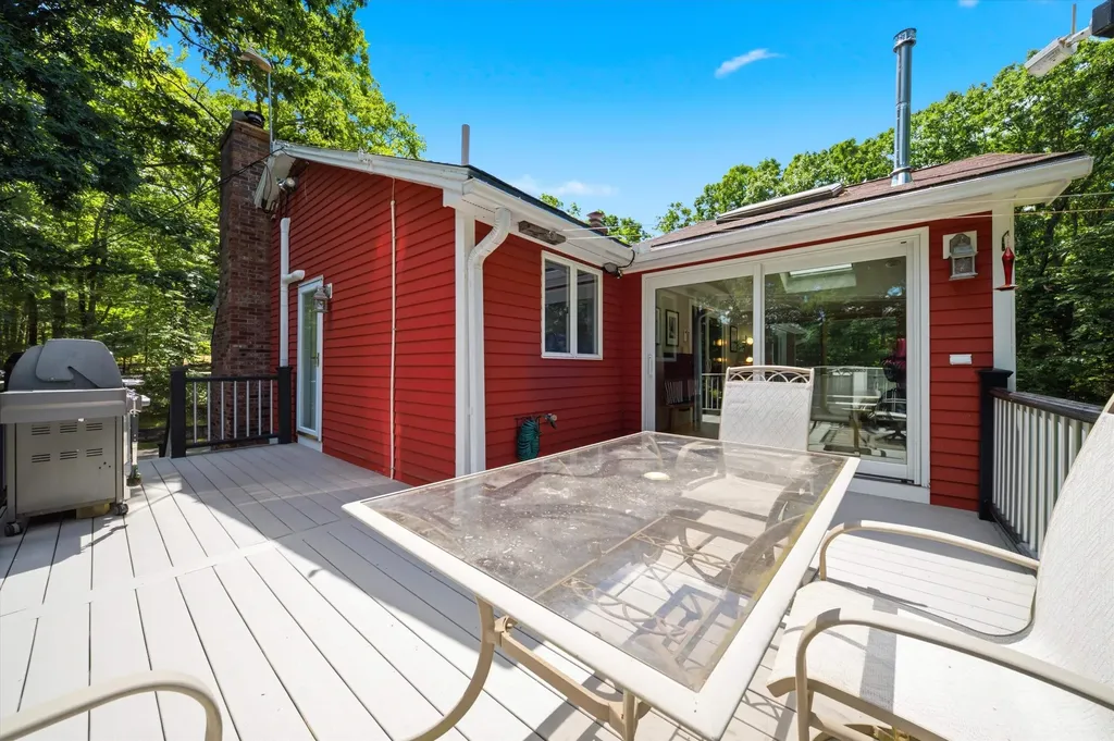 140 Appletree Road Auburn NH 03032