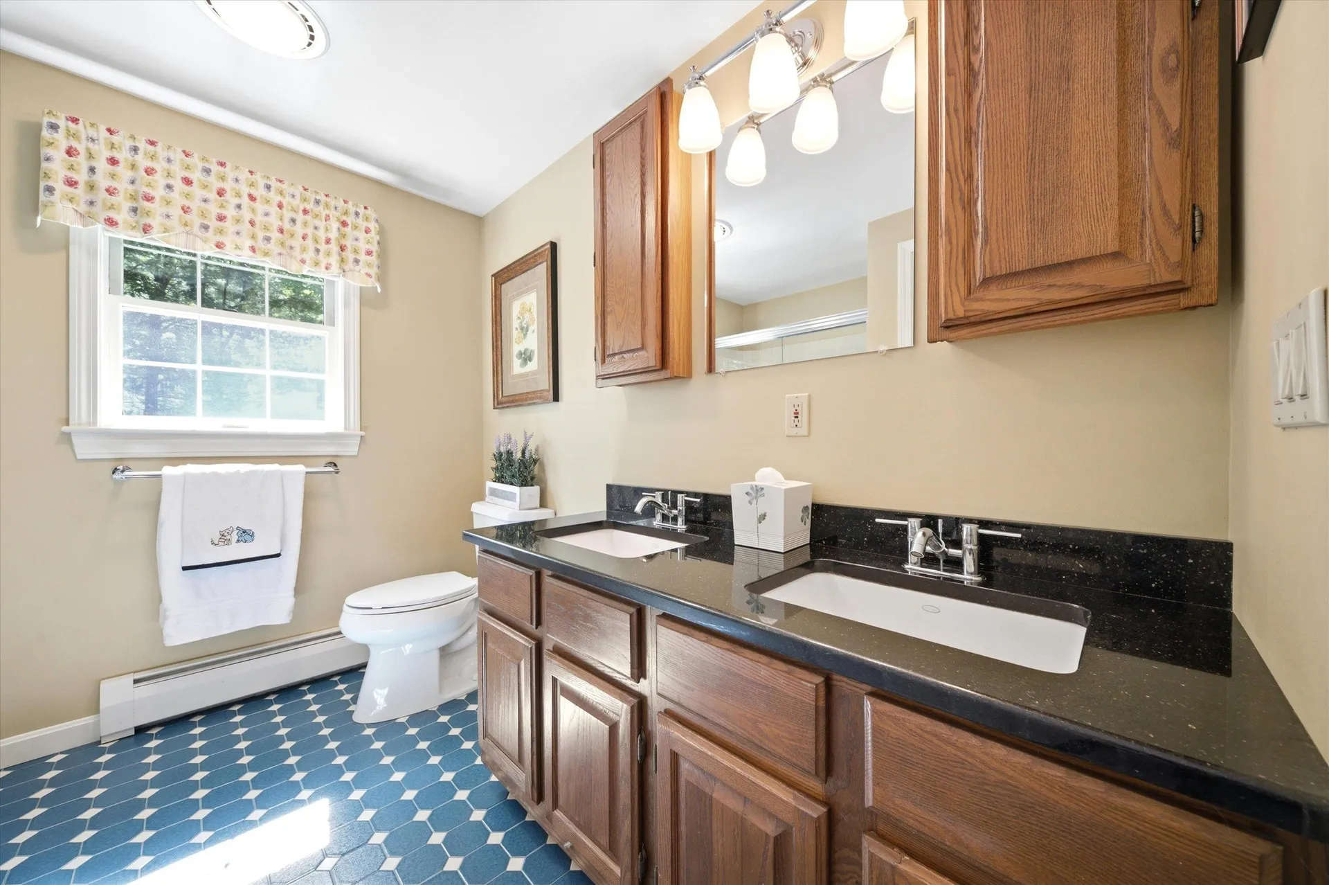140 Appletree Road Auburn NH 03032