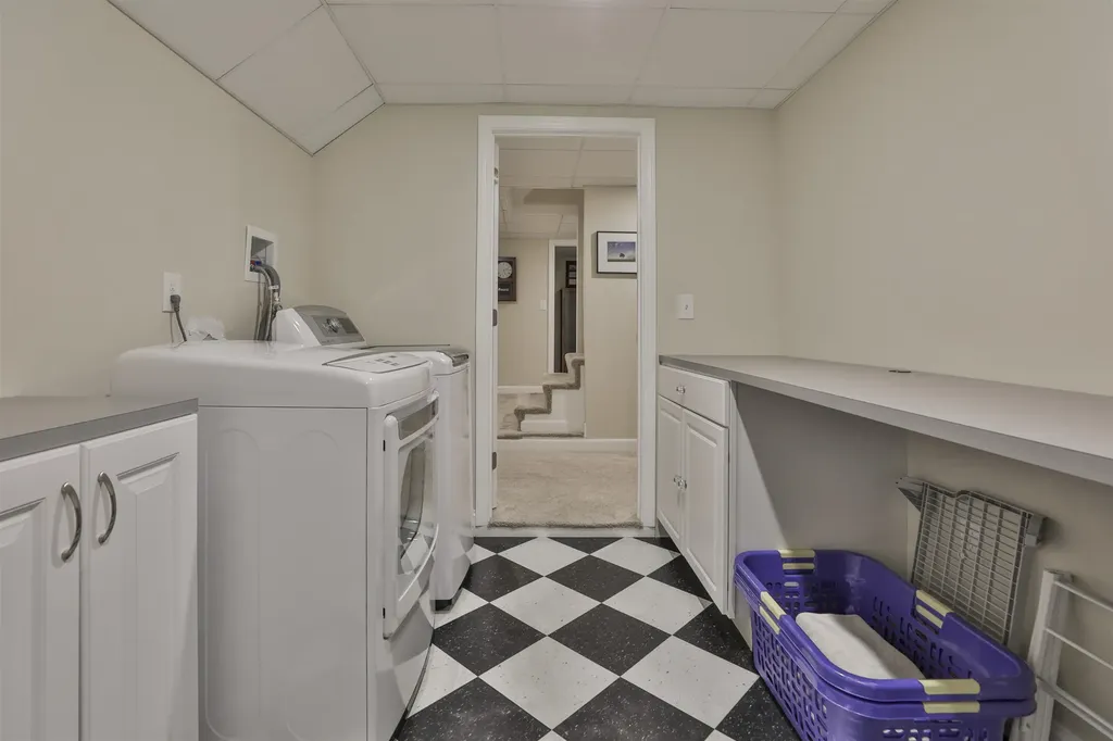 2 Myopia Lane Nashua NH 03063