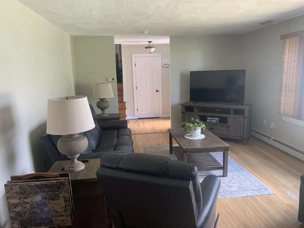 47 Farmington Road Nashua NH 03060-5309