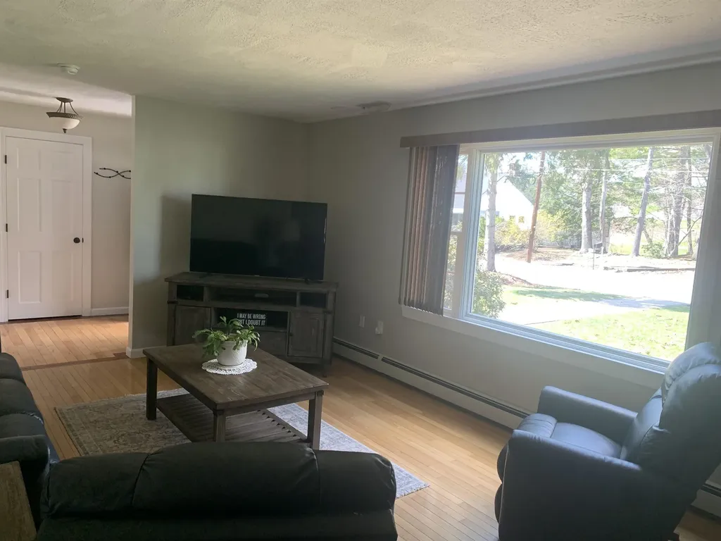 47 Farmington Road Nashua NH 03060-5309