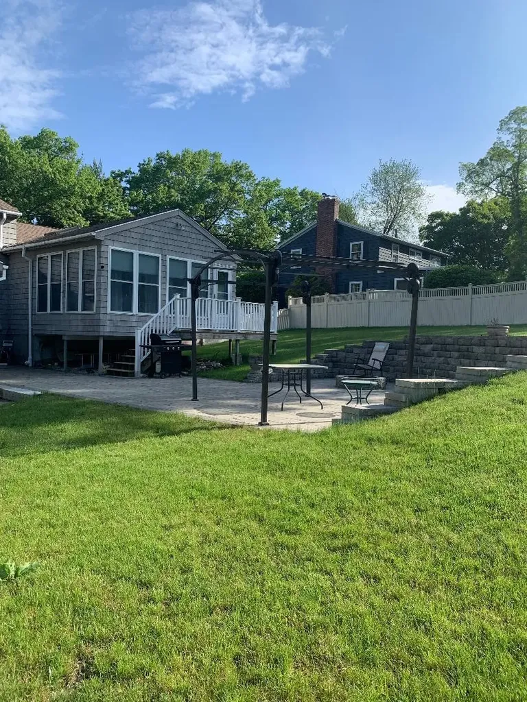47 Farmington Road Nashua NH 03060-5309