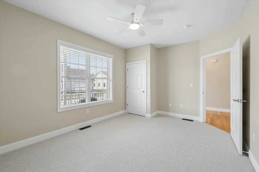 5 Davenport Drive Londonderry NH 03053