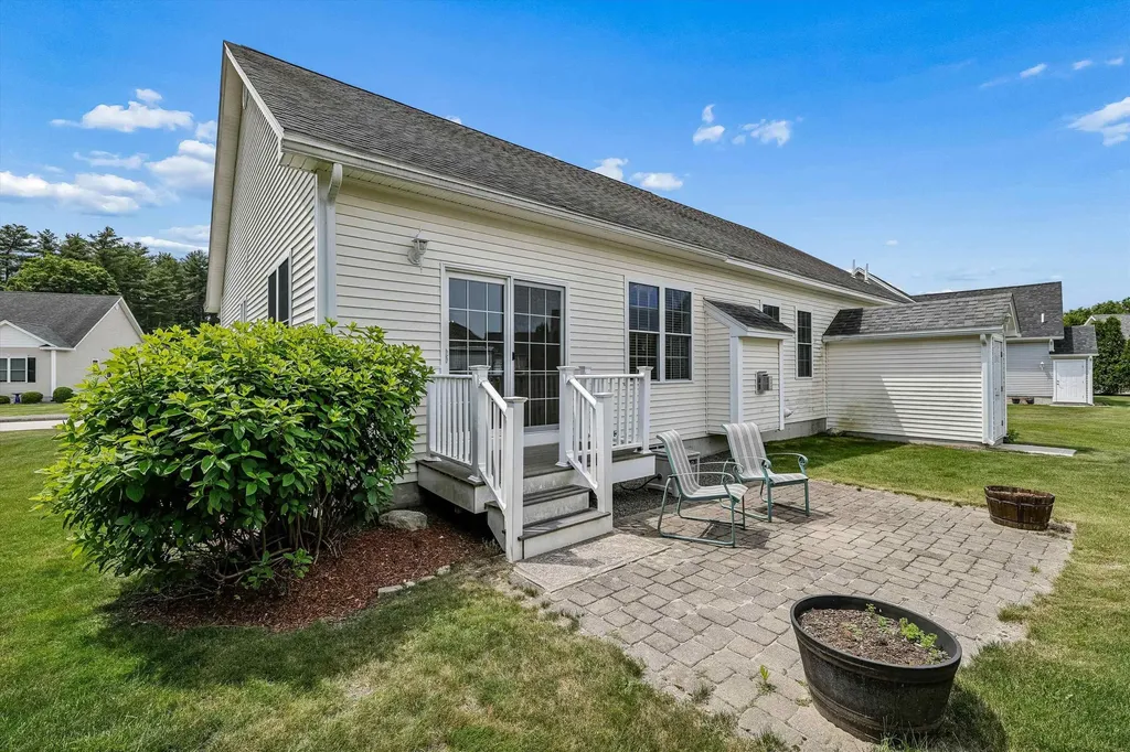 5 Davenport Drive Londonderry NH 03053