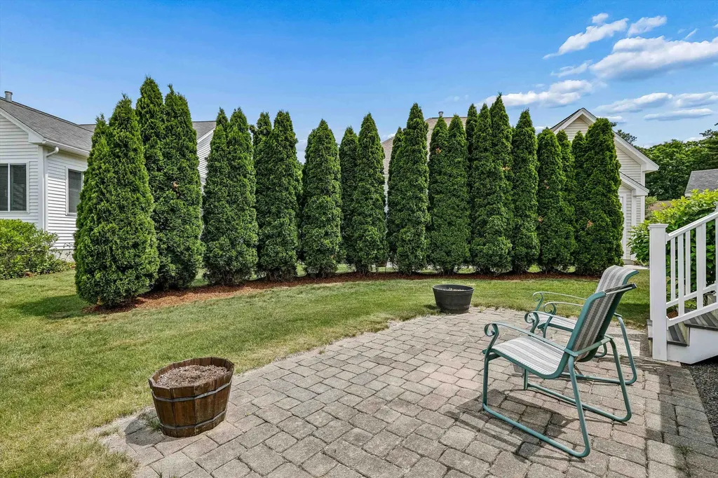 5 Davenport Drive Londonderry NH 03053