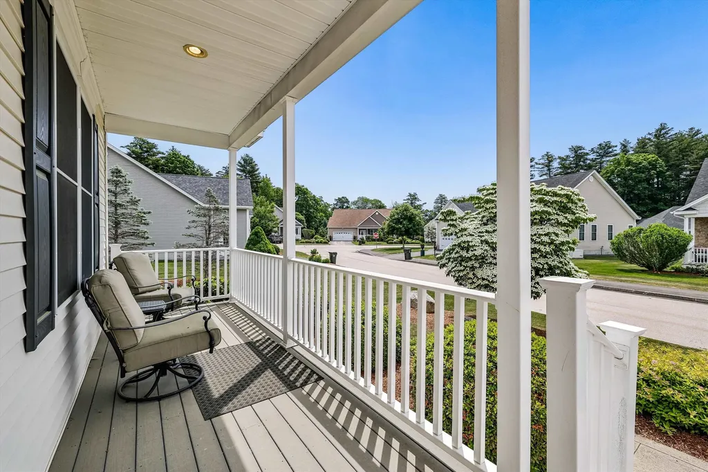 5 Davenport Drive Londonderry NH 03053