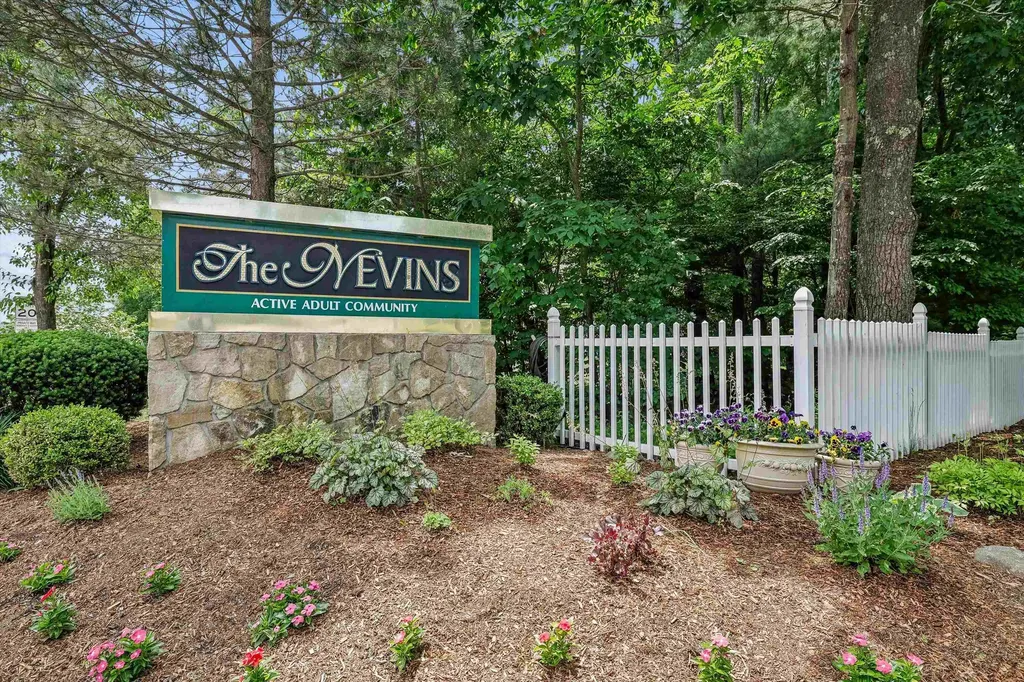 5 Davenport Drive Londonderry NH 03053