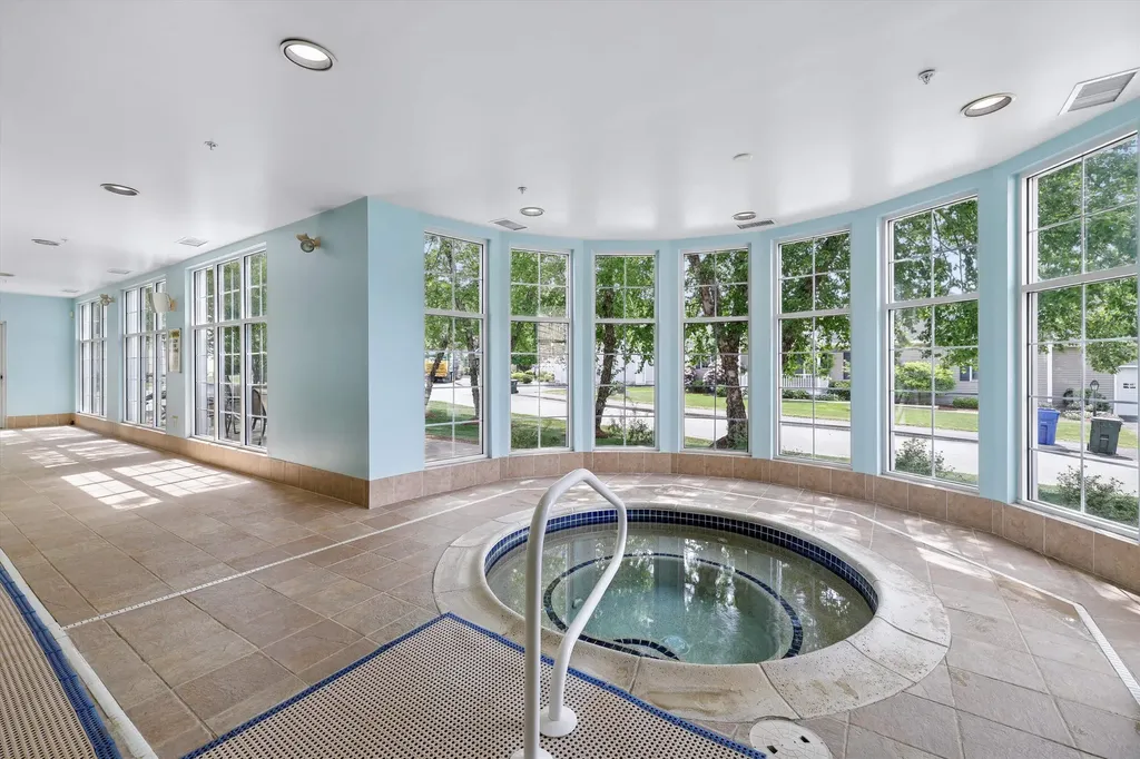 5 Davenport Drive Londonderry NH 03053