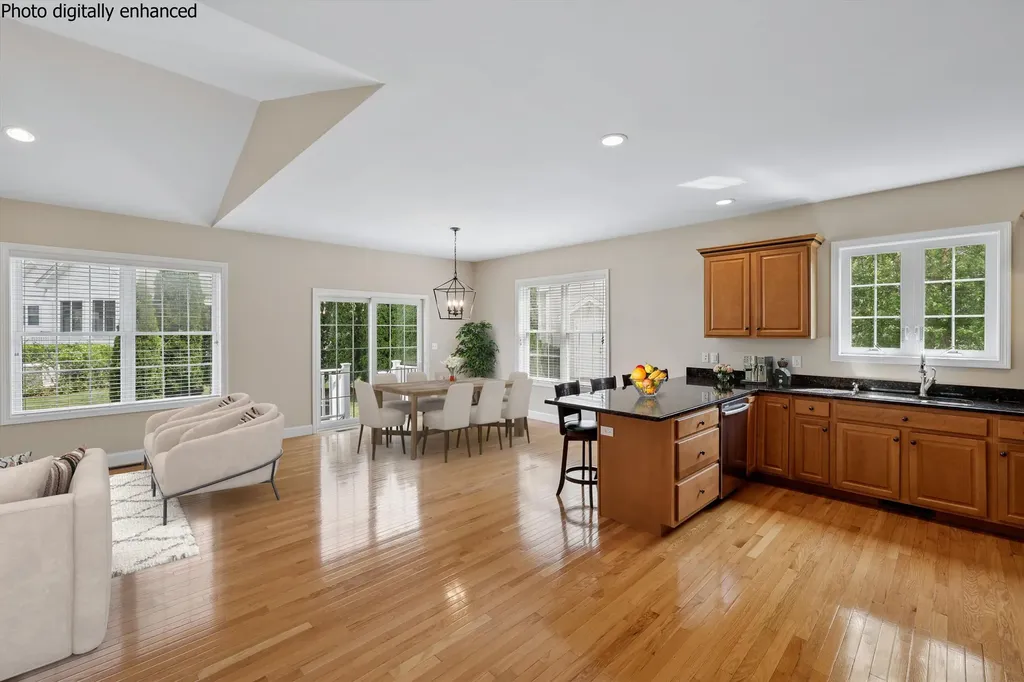 5 Davenport Drive Londonderry NH 03053