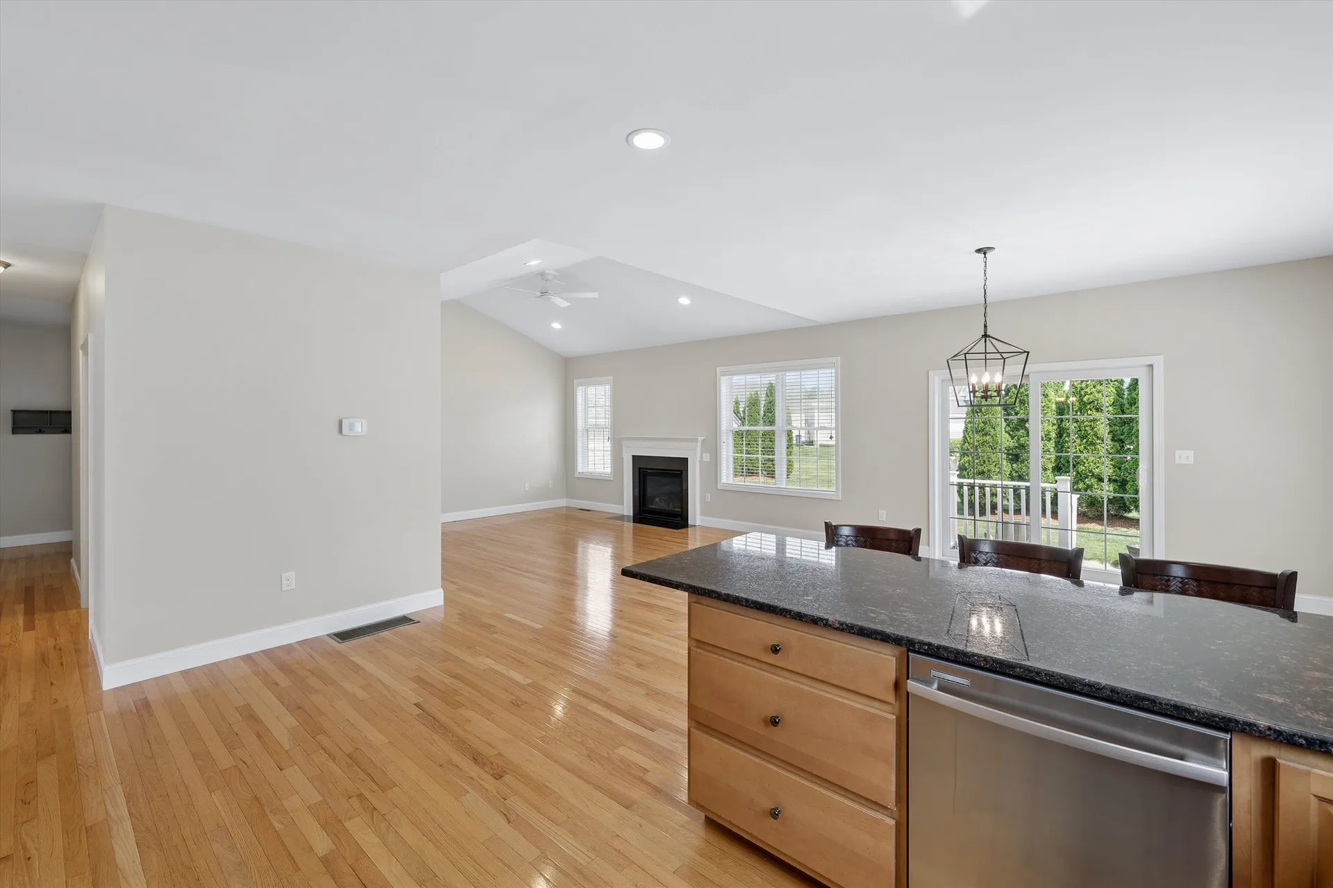 5 Davenport Drive Londonderry NH 03053